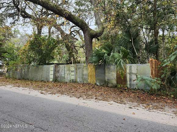 1.16 Acres of Land for Sale in Crescent City, Florida