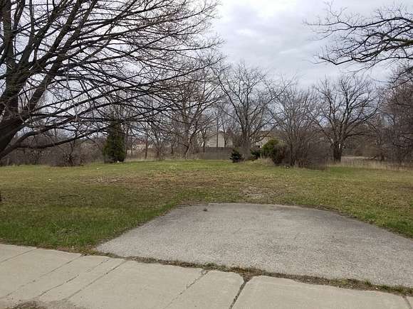 Land for Sale in Gurnee, Illinois