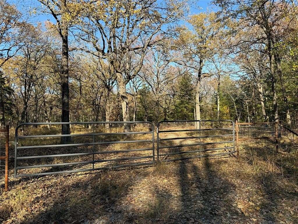 2.505 Acres of Land for Sale in Honey Grove, Texas