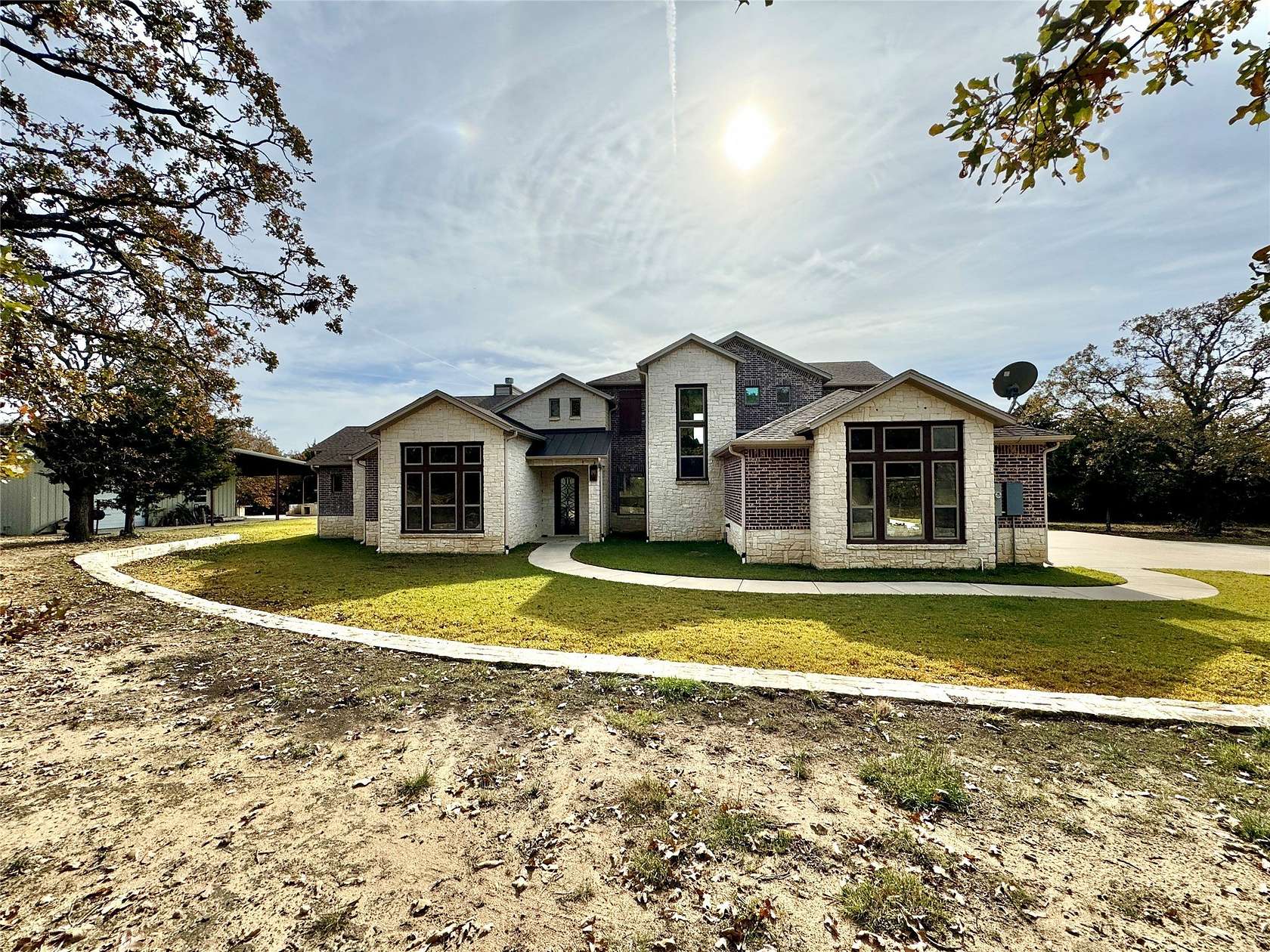 8.18 Acres of Land with Home for Lease in Tioga, Texas