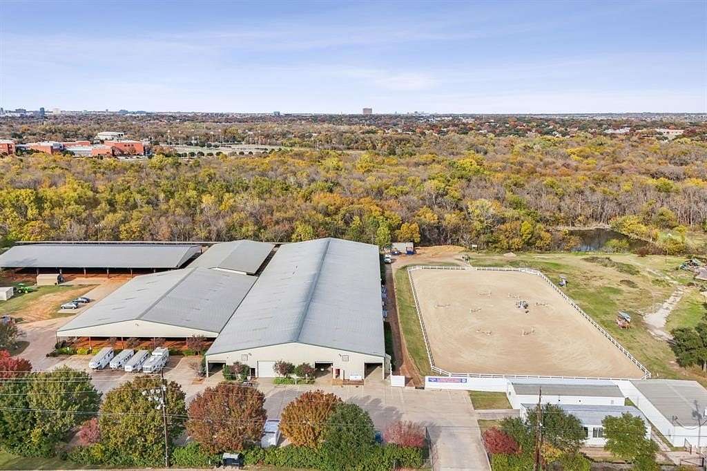 8.534 Acres of Land for Lease in Dallas, Texas