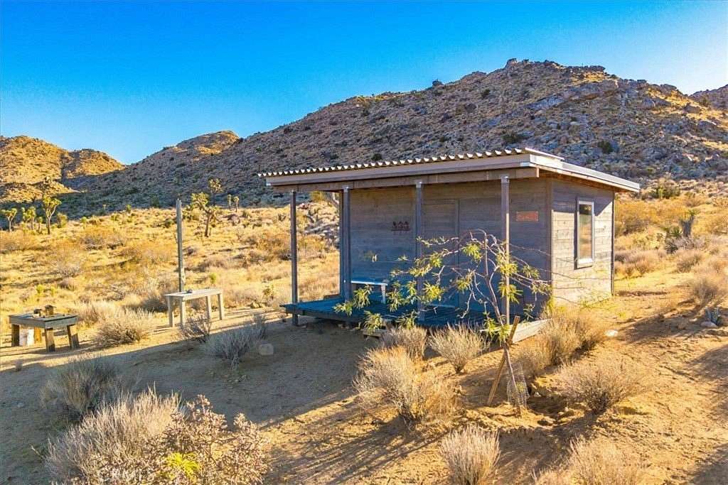 5 Acres of Improved Residential Land for Sale in Joshua Tree, California