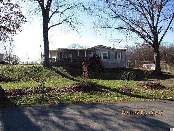 2 Acres of Residential Land with Home for Sale in Cadiz, Kentucky