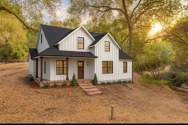 0.13 Acres of Residential Land for Sale in Woodland Hills, California