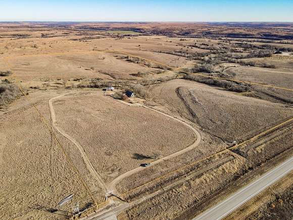 79.55 Acres of Agricultural Land with Home for Sale in Arkansas City, Kansas