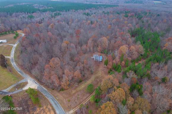 5 Acres of Residential Land with Home for Sale in Huntingdon, Tennessee