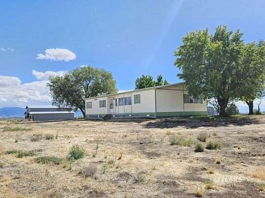 10 Acres of Land with Home for Sale in Lakeview, Oregon