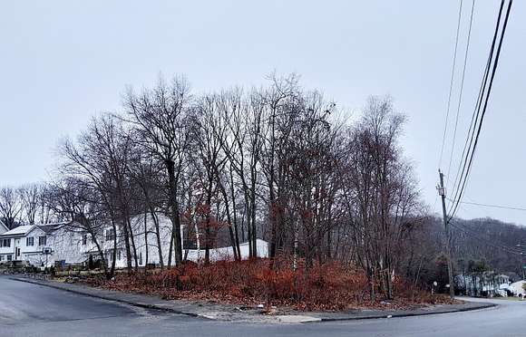 0.17 Acres of Residential Land for Sale in Waterbury, Connecticut