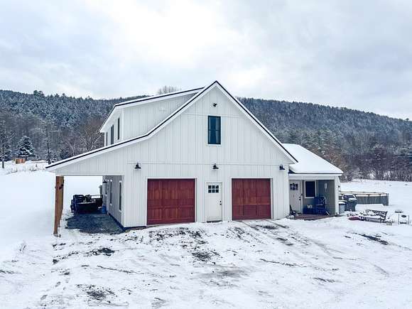 2.46 Acres of Residential Land with Home for Sale in Thetford Town, Vermont