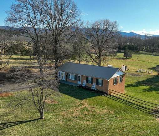 2.5 Acres of Residential Land with Home for Sale in Luray, Virginia