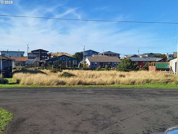 0.3 Acres of Mixed-Use Land for Sale in Waldport, Oregon