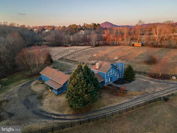 10.11 Acres of Land with Home for Sale in Hume, Virginia