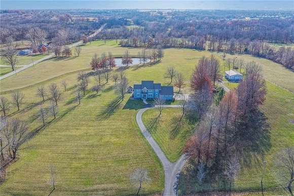 16.59 Acres of Land with Home for Sale in Kansas City, Missouri