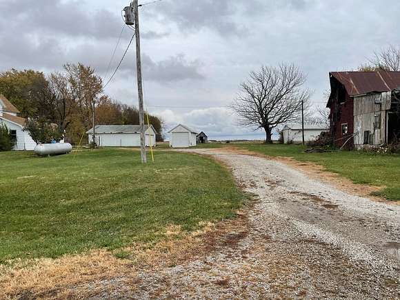 2.45 Acres of Residential Land with Home for Sale in Tower Hill, Illinois