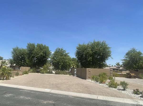 Improved Residential Land for Sale in Yuma, Arizona