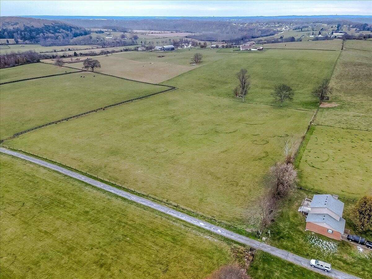 5 Acres of Residential Land for Sale in Frankfort, Kentucky