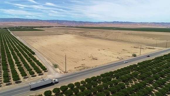 9.77 Acres of Residential Land for Sale in Coalinga, California