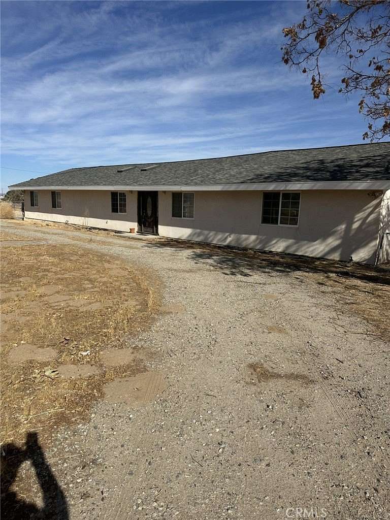 2.52 Acres of Residential Land with Home for Sale in Lancaster, California