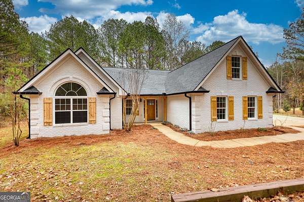 5.22 Acres of Residential Land with Home for Sale in Madison, Georgia