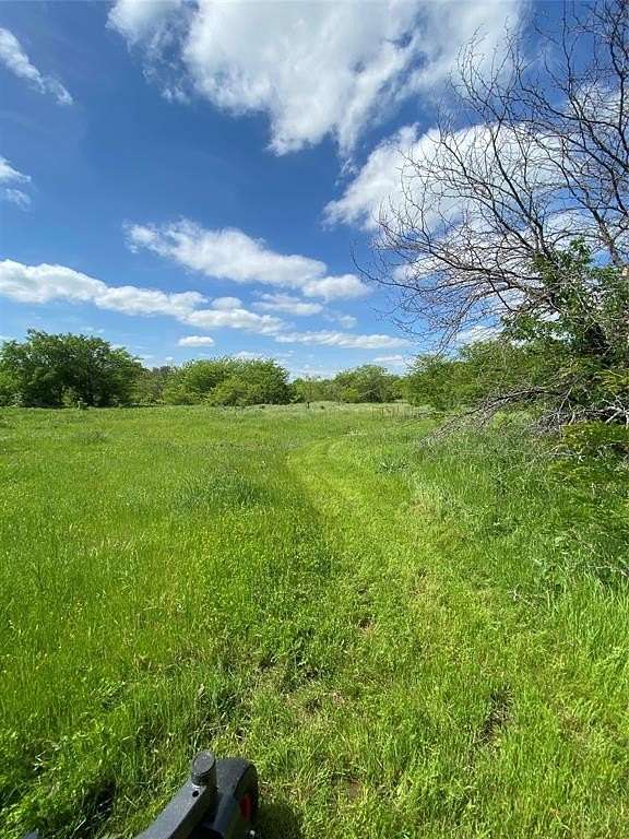 25.296 Acres of Land with Home for Sale in Sanger, Texas