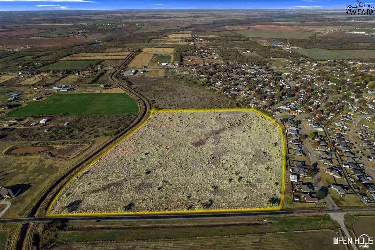 26.94 Acres of Land for Sale in Iowa Park, Texas