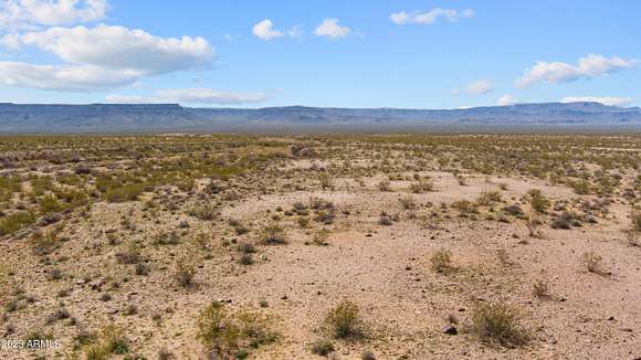 2.35 Acres of Residential Land for Sale in Golden Valley, Arizona