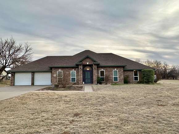 2 Acres of Residential Land with Home for Sale in Enid, Oklahoma