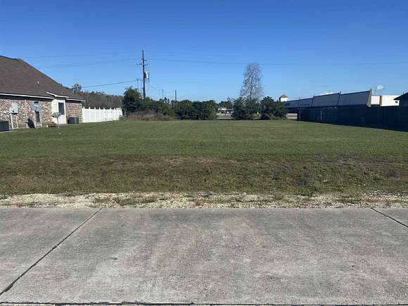 0.33 Acres of Residential Land for Sale in Plattenville, Louisiana