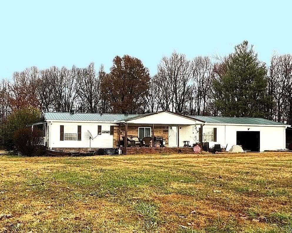 7.5 Acres of Land with Home for Sale in Fulton, Kentucky