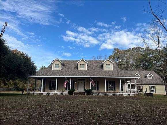 17.1 Acres of Land with Home for Sale in Pineville, Louisiana