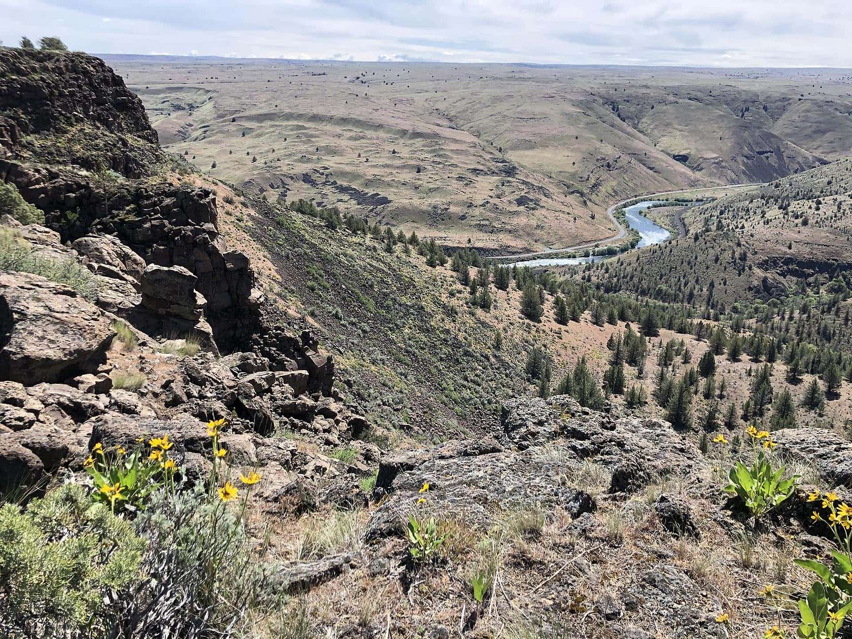 550 Acres of Agricultural Land for Sale in Maupin, Oregon