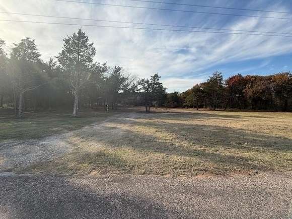 2.5 Acres of Residential Land for Sale in Whitesboro, Texas