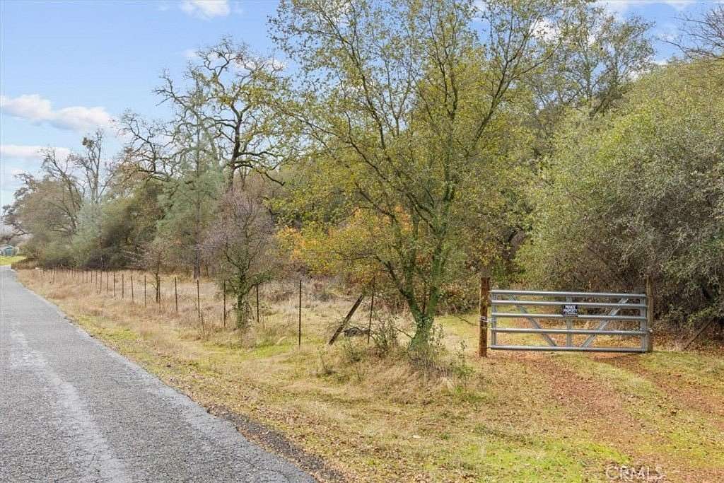 5.01 Acres of Land for Sale in Browns Valley, California