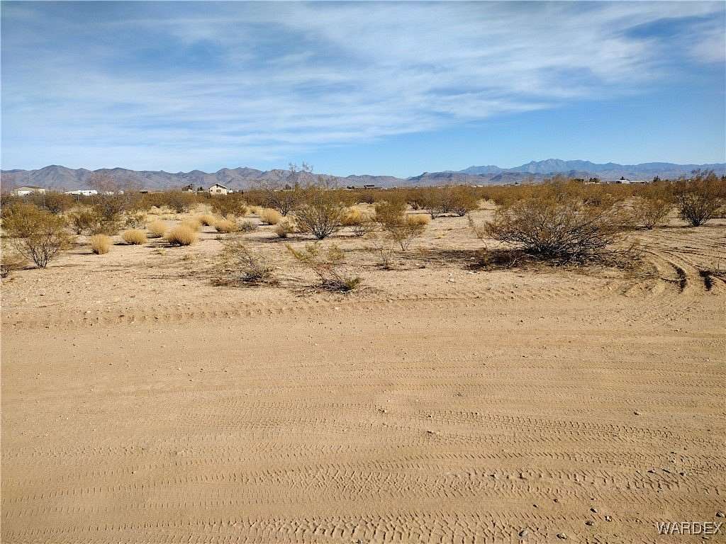 1.171 Acres of Residential Land for Sale in Golden Valley, Arizona