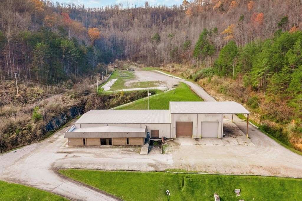 7 Acres of Improved Commercial Land for Sale in Hazard, Kentucky