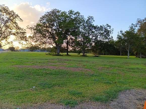 2.5 Acres of Residential Land for Sale in Angleton, Texas