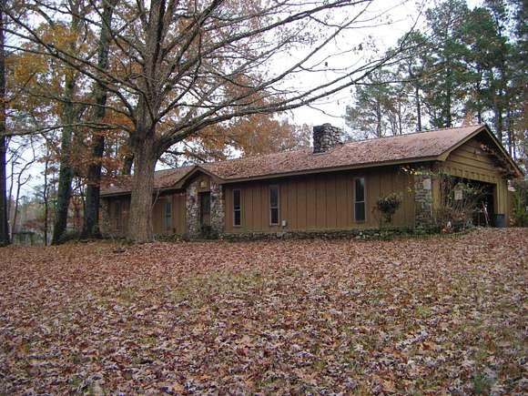 2.39 Acres of Residential Land with Home for Sale in Arkadelphia, Arkansas