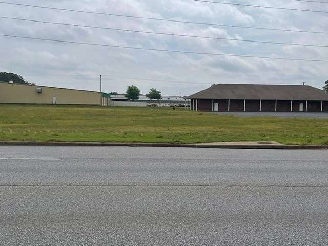 1.45 Acres of Commercial Land for Sale in Muscle Shoals, Alabama