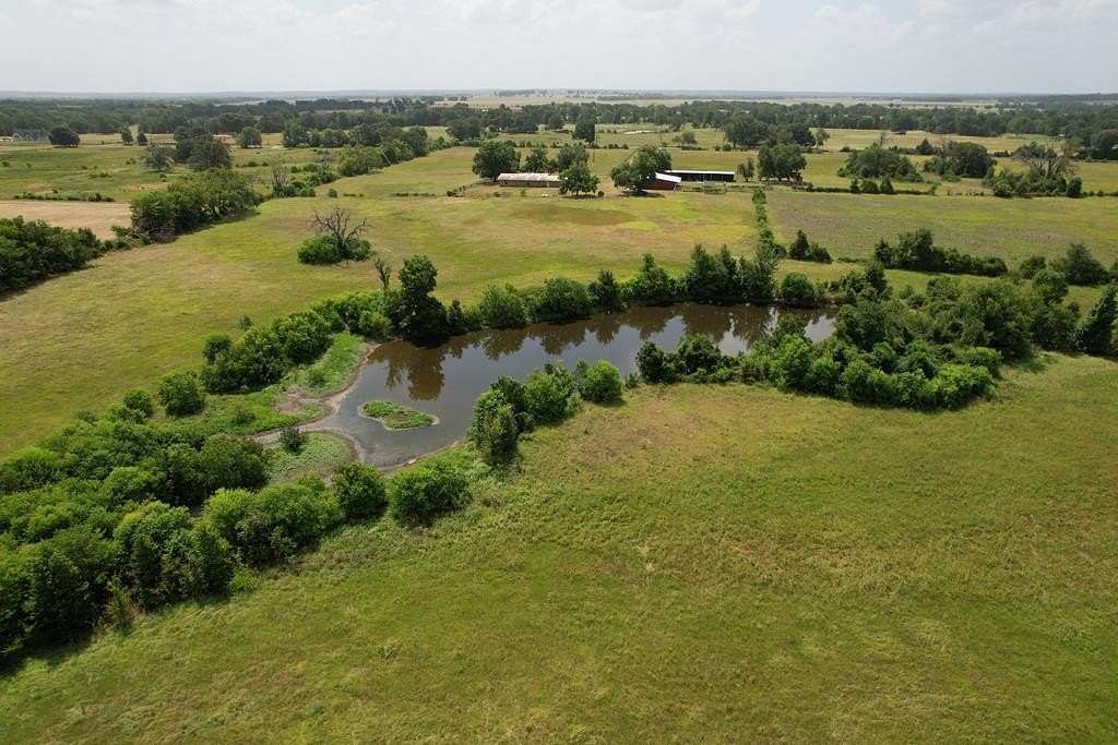 66.66 Acres of Agricultural Land with Home for Sale in Crockett, Texas