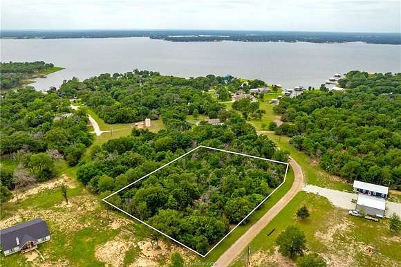 1.172 Acres of Residential Land for Sale in Marquez, Texas