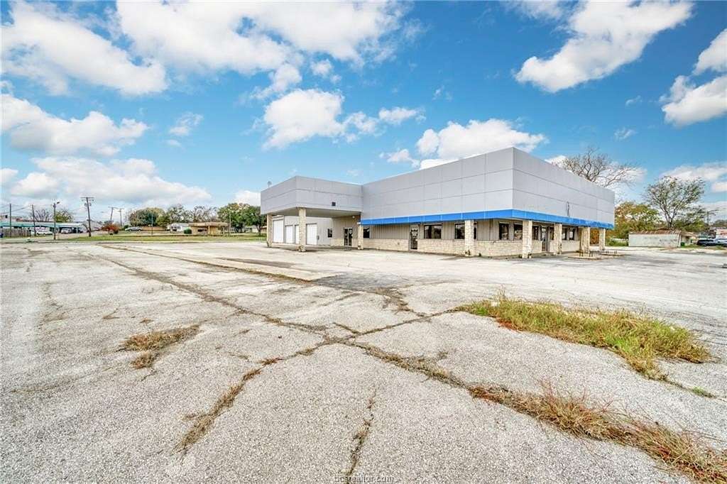 2.51 Acres of Commercial Land for Sale in Madisonville, Texas