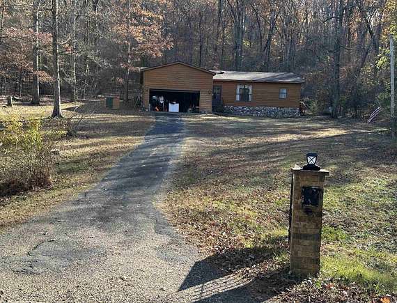 3.4 Acres of Residential Land with Home for Auction in Hot Springs, Arkansas