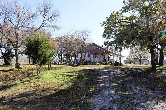 5 Acres of Land with Home for Sale in Bellevue, Texas