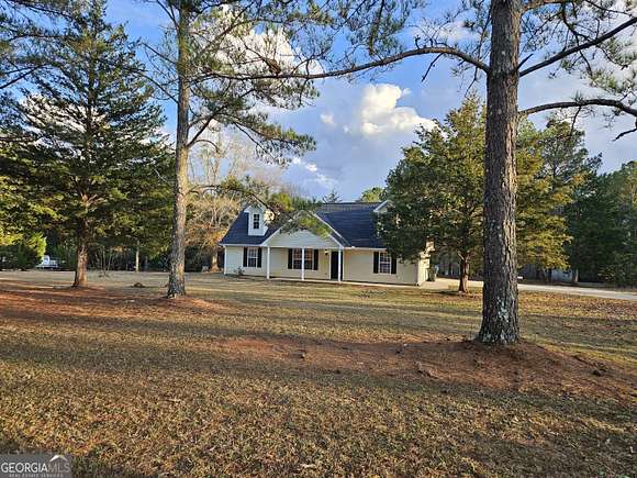 2 Acres of Residential Land with Home for Sale in Thomaston, Georgia