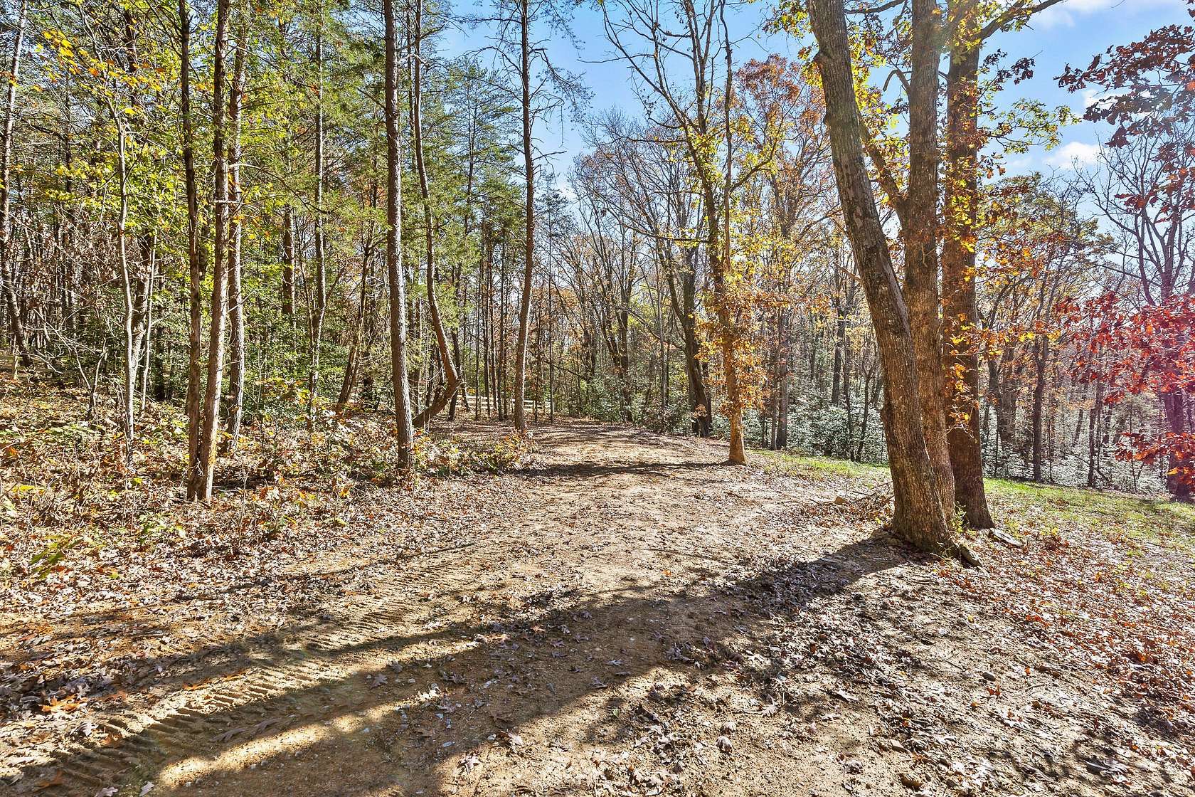 6.25 Acres of Residential Land for Sale in Signal Mountain, Tennessee