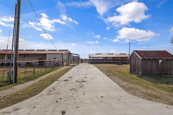 100.188 Acres of Agricultural Land for Sale in Ennis, Texas