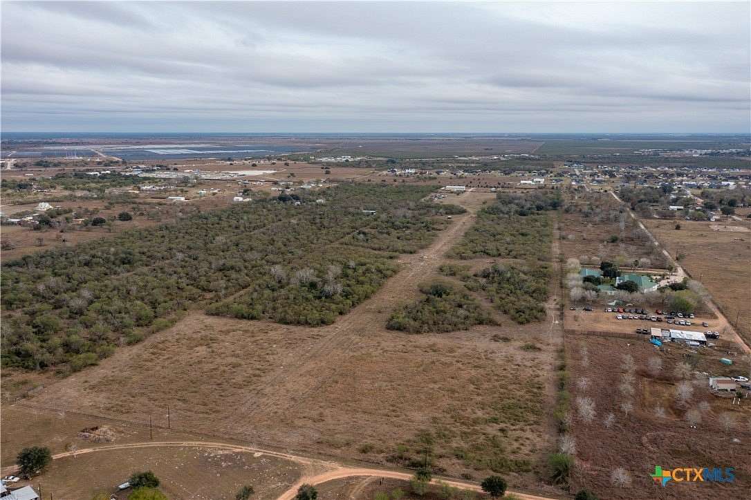 40 Acres of Land for Sale in Victoria, Texas