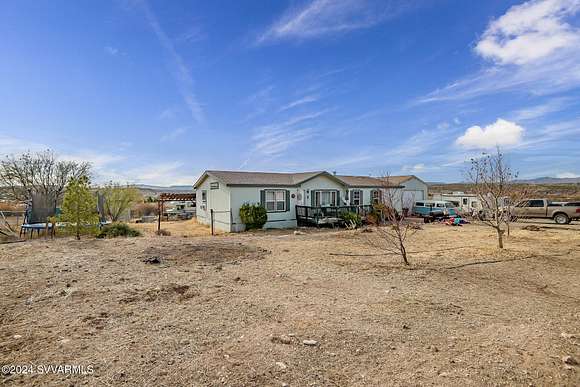 2.01 Acres of Residential Land with Home for Sale in Rimrock, Arizona