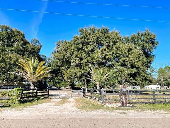 9.33 Acres of Residential Land with Home for Sale in Umatilla, Florida