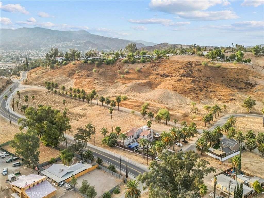 0.98 Acres of Land for Sale in Lake Elsinore, California